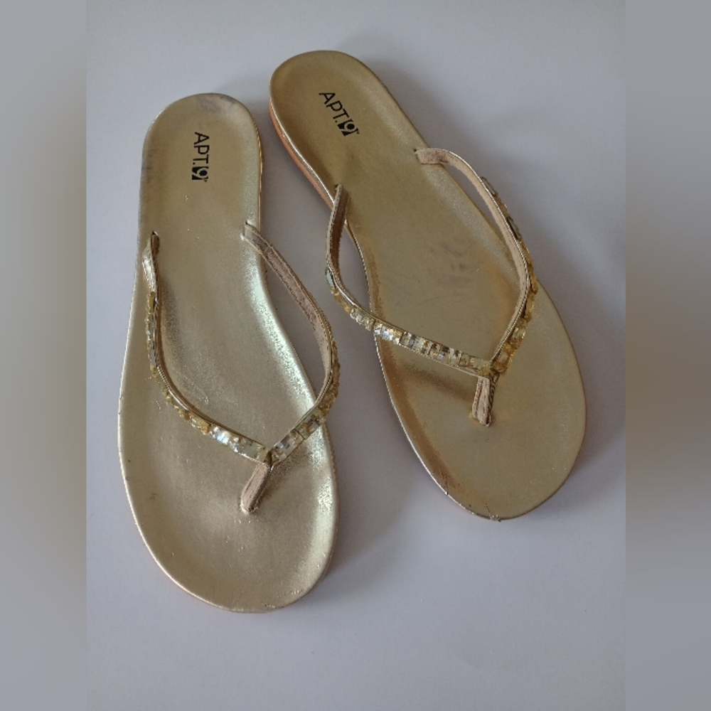 Apt.9 Gold Rhinestone Thong  Sandals Slipper  SZ 11 New